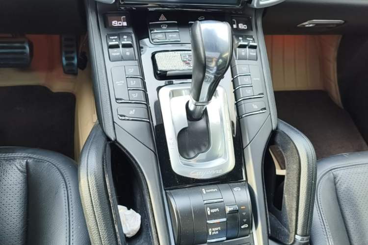 Used Porsche Cayenne E-Hybrid 2016 Cayenne S E-Hybrid 3.0T Gear Lever