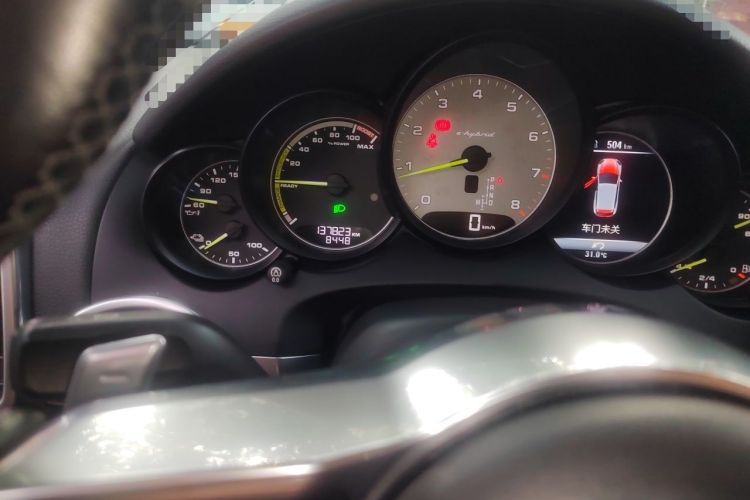 Used Porsche Cayenne E-Hybrid 2016 Cayenne S E-Hybrid 3.0T Odometer Close Up