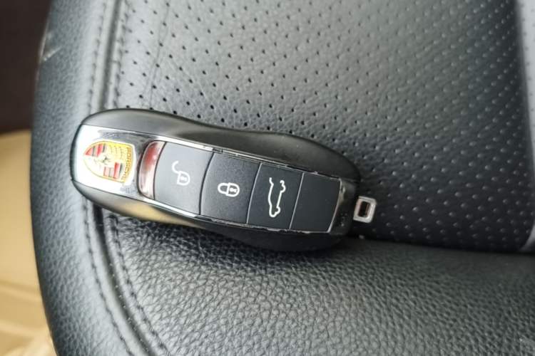Used Porsche Cayenne E-Hybrid 2016 Cayenne S E-Hybrid 3.0T Vehicle Key
