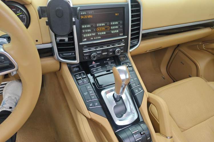 Used Porsche Cayenne E-Hybrid 2016 Cayenne S E-Hybrid 3.0T Audio And AC Panel