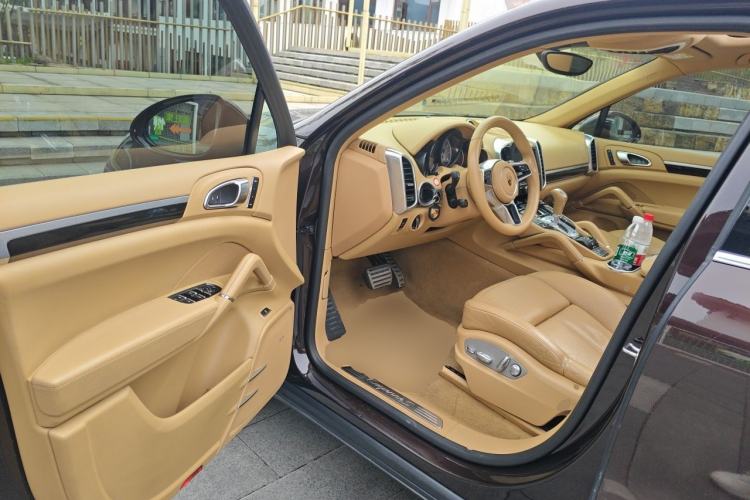 Used Porsche Cayenne E-Hybrid 2016 Cayenne S E-Hybrid 3.0T Driver Seat