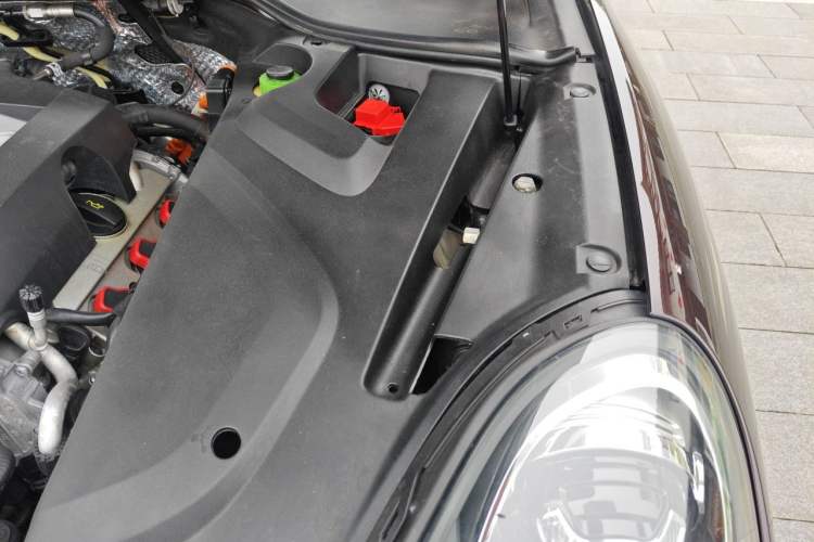 Used Porsche Cayenne E-Hybrid 2016 Cayenne S E-Hybrid 3.0T Engine Bay Left