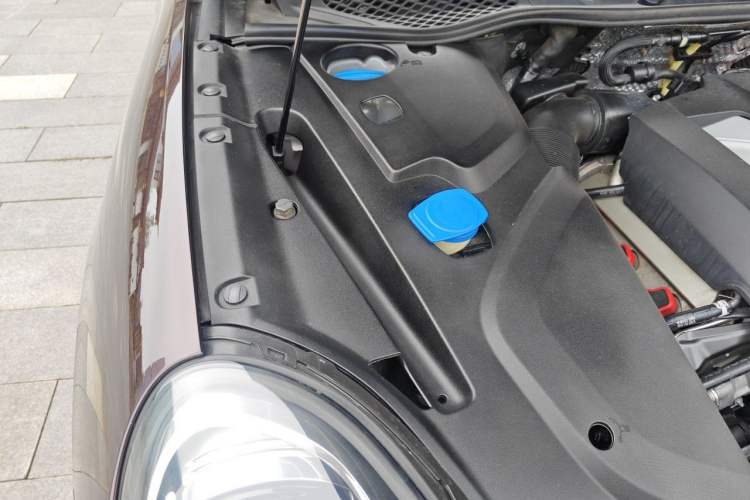 Used Porsche Cayenne E-Hybrid 2016 Cayenne S E-Hybrid 3.0T Engine Bay Right