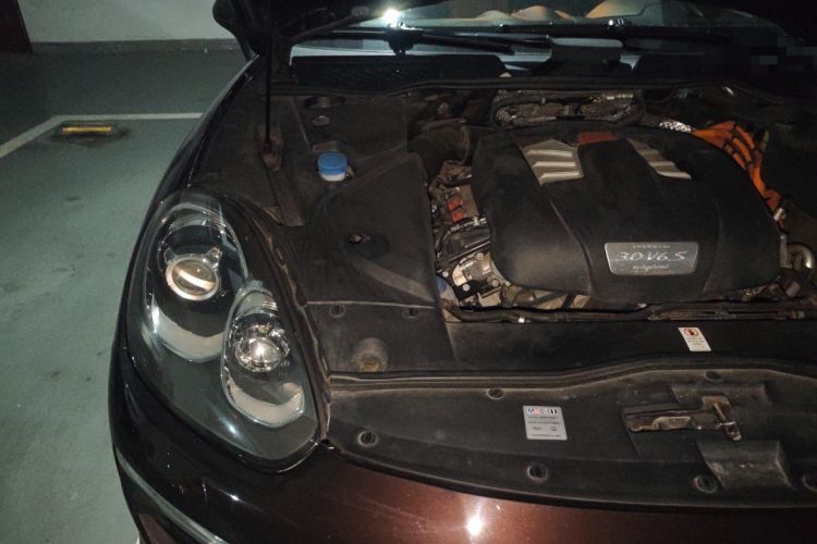 Used Porsche Cayenne E-Hybrid 2016 Cayenne S E-Hybrid 3.0T Engine Bay Right
