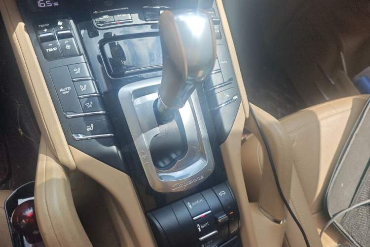 Used Porsche Cayenne E-Hybrid 2016 Cayenne S E-Hybrid 3.0T Gear Lever
