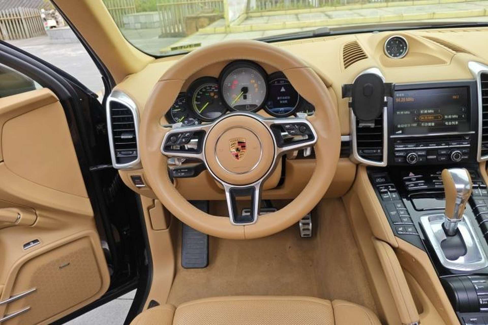 Used Porsche Cayenne E-Hybrid 2016 Cayenne S E-Hybrid 3.0T Steering Wheel