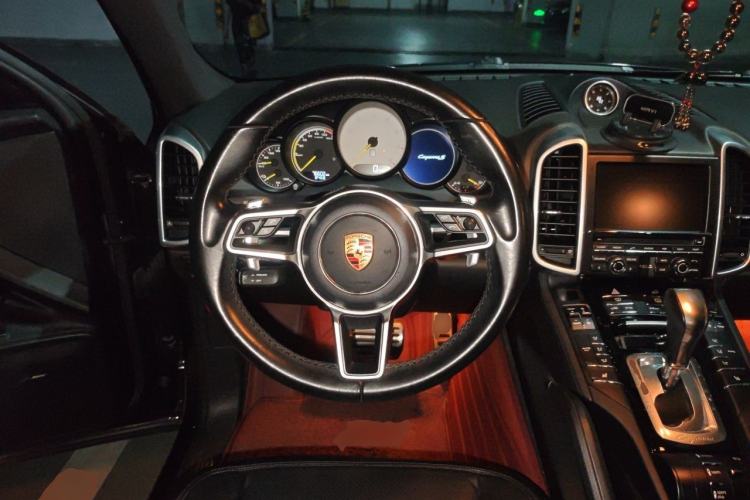 Used Porsche Cayenne E-Hybrid 2016 Cayenne S E-Hybrid 3.0T Steering Wheel