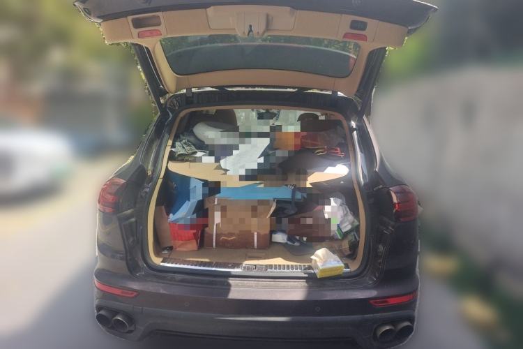 Used Porsche Cayenne E-Hybrid 2016 Cayenne S E-Hybrid 3.0T Trunk