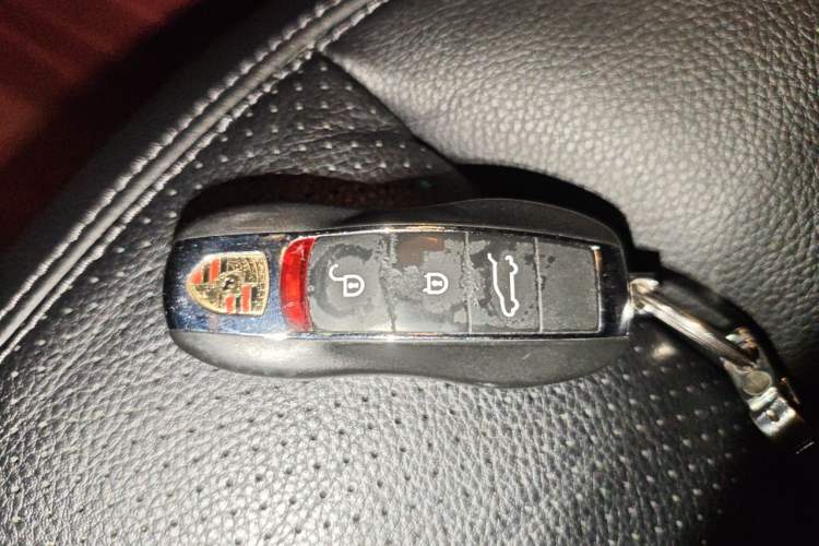 Used Porsche Cayenne E-Hybrid 2016 Cayenne S E-Hybrid 3.0T Vehicle Key