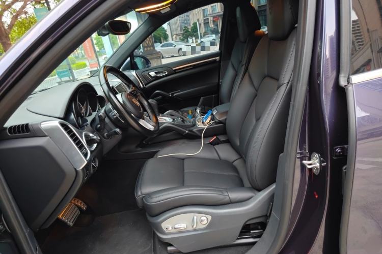 Used Porsche Cayenne E-Hybrid 2016 Cayenne S E-Hybrid 3.0T Left Front Seat