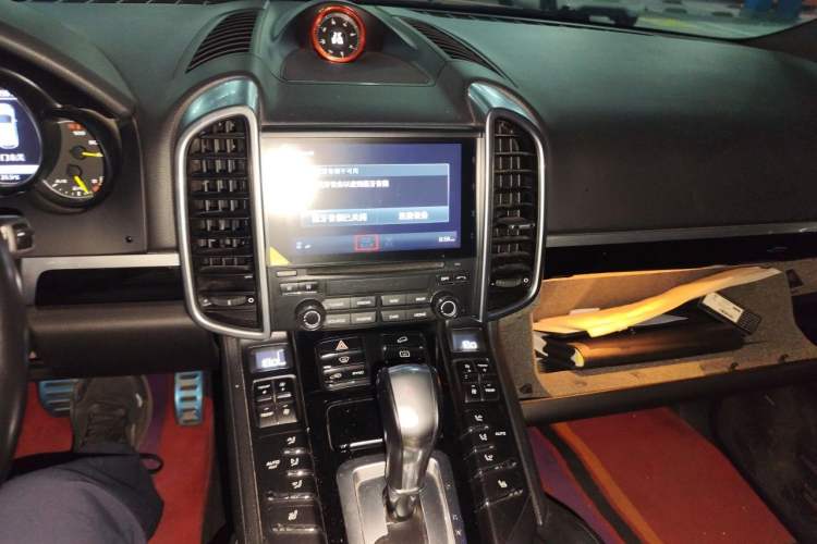 Used Porsche Cayenne E-Hybrid 2016 Cayenne S E-Hybrid 3.0T Audio And AC Panel