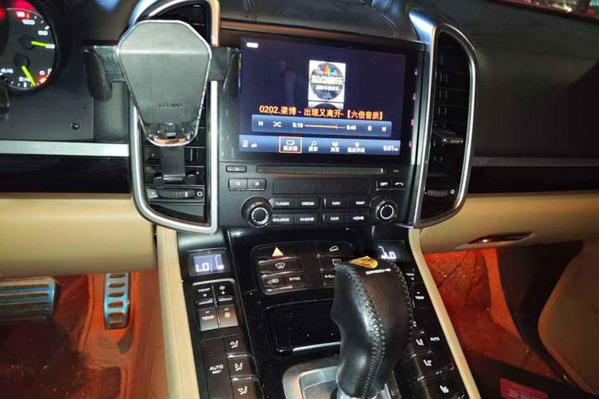 Used Porsche Cayenne E-Hybrid 2016 Cayenne S E-Hybrid 3.0T Audio And AC Panel