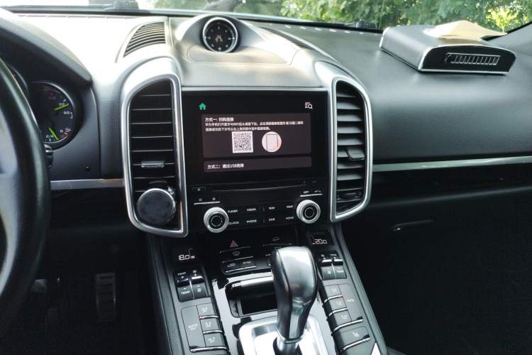 Used Porsche Cayenne E-Hybrid 2016 Cayenne S E-Hybrid 3.0T Audio And AC Panel