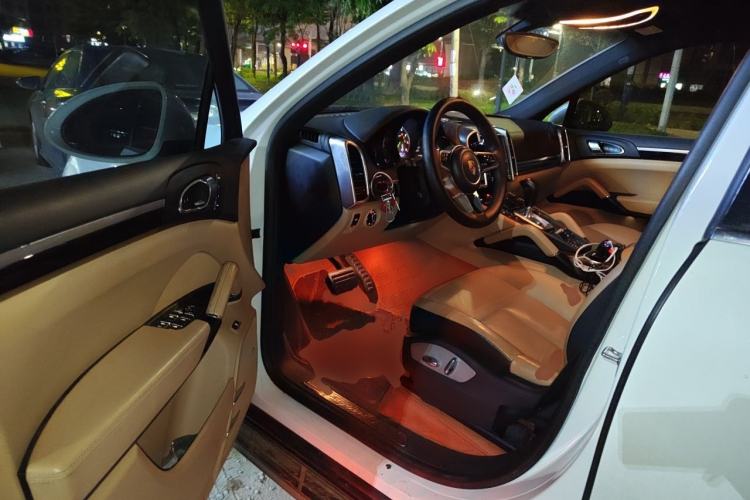 Used Porsche Cayenne E-Hybrid 2016 Cayenne S E-Hybrid 3.0T Driver Seat