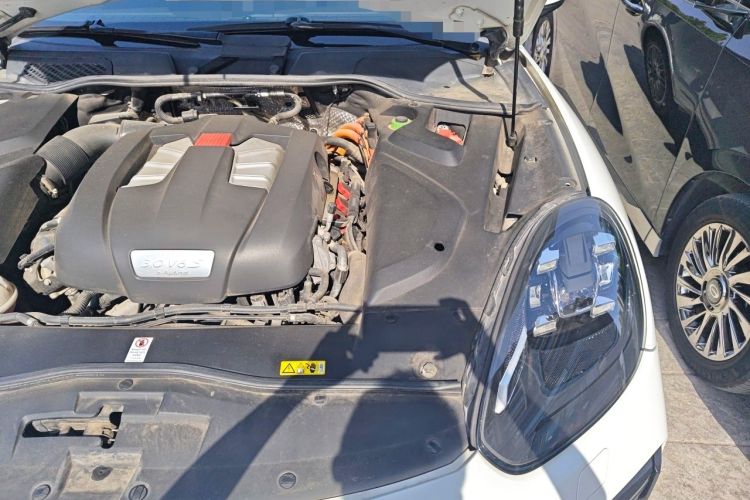 Used Porsche Cayenne E-Hybrid 2016 Cayenne S E-Hybrid 3.0T Engine Bay Left