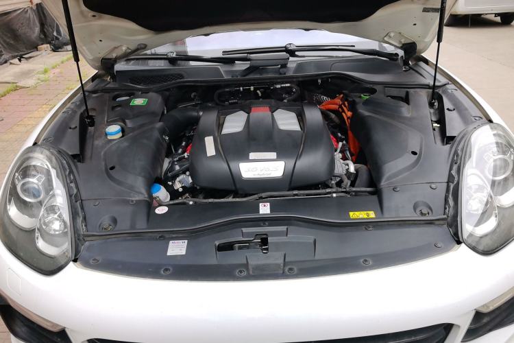 Used Porsche Cayenne E-Hybrid 2016 Cayenne S E-Hybrid 3.0T Engine Bay