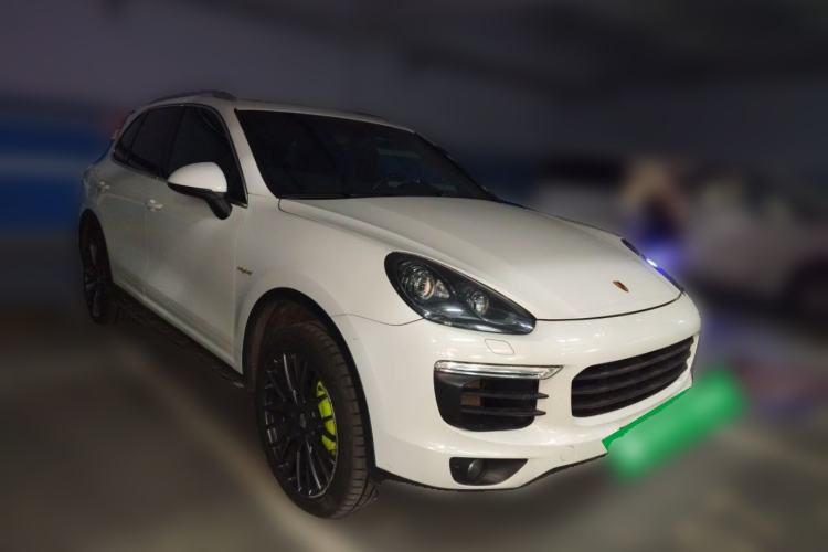 Used Porsche Cayenne E-Hybrid 2016 Cayenne S E-Hybrid 3.0T Front Right 45 Deg