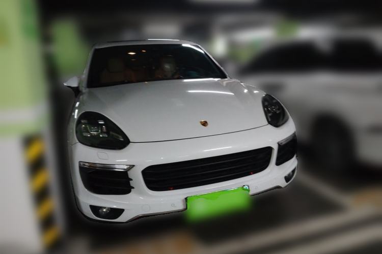Used Porsche Cayenne E-Hybrid 2016 Cayenne S E-Hybrid 3.0T Front Right 45 Deg