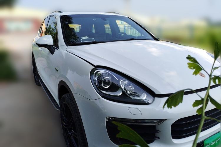 Used Porsche Cayenne E-Hybrid 2016 Cayenne S E-Hybrid 3.0T Front Right 45 Deg