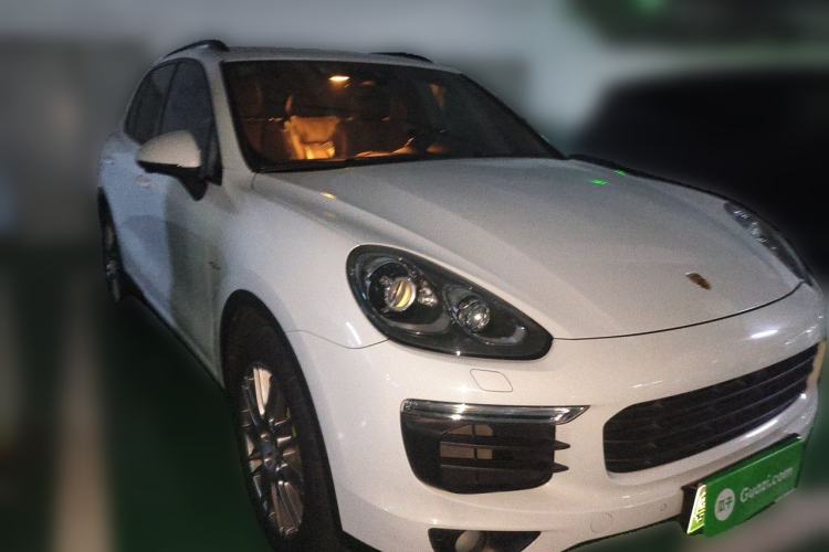 Used Porsche Cayenne E-Hybrid 2016 Cayenne S E-Hybrid 3.0T Front Right 45 Deg
