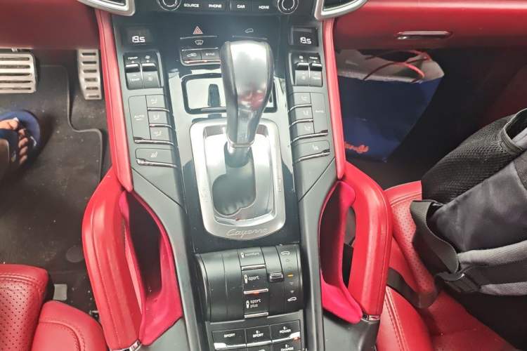 Used Porsche Cayenne E-Hybrid 2016 Cayenne S E-Hybrid 3.0T Gear Lever