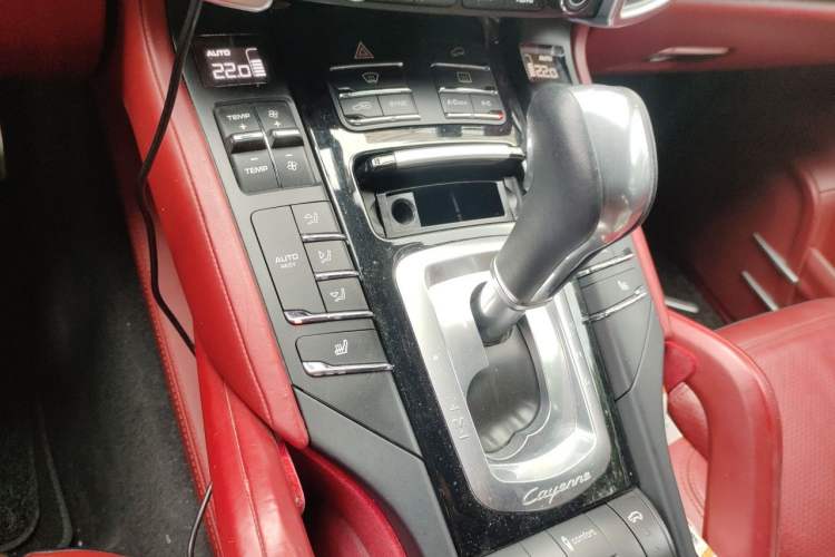 Used Porsche Cayenne E-Hybrid 2016 Cayenne S E-Hybrid 3.0T Gear Lever