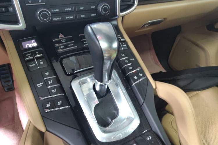 Used Porsche Cayenne E-Hybrid 2016 Cayenne S E-Hybrid 3.0T Gear Lever
