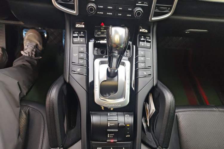 Used Porsche Cayenne E-Hybrid 2016 Cayenne S E-Hybrid 3.0T Gear Lever