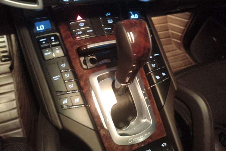 Used Porsche Cayenne E-Hybrid 2016 Cayenne S E-Hybrid 3.0T Gear Lever