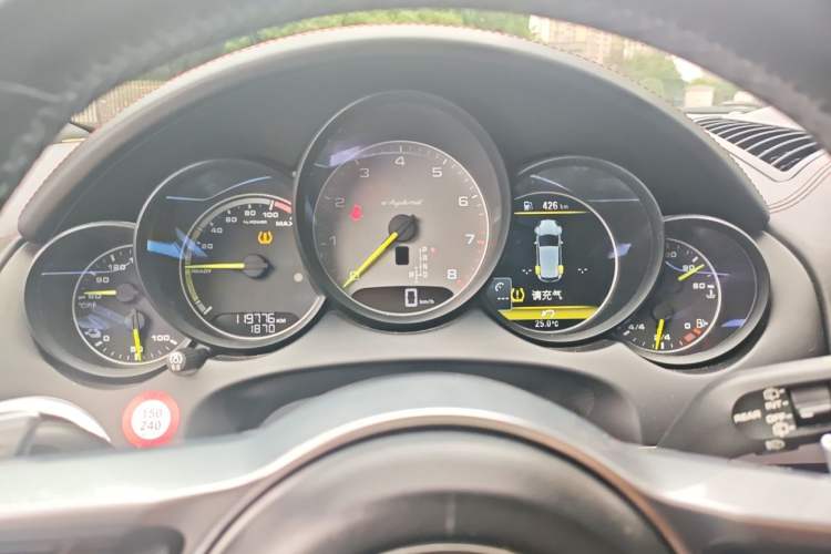 Used Porsche Cayenne E-Hybrid 2016 Cayenne S E-Hybrid 3.0T Instrument Cluster