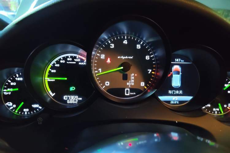 Used Porsche Cayenne E-Hybrid 2016 Cayenne S E-Hybrid 3.0T Instrument Cluster