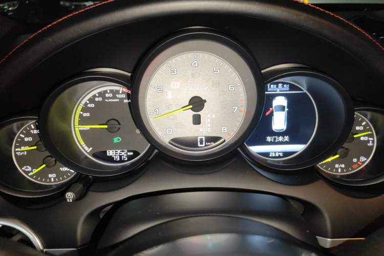 Used Porsche Cayenne E-Hybrid 2016 Cayenne S E-Hybrid 3.0T Instrument Cluster