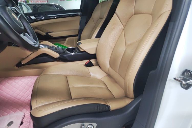 Used Porsche Cayenne E-Hybrid 2016 Cayenne S E-Hybrid 3.0T Left Front Seat
