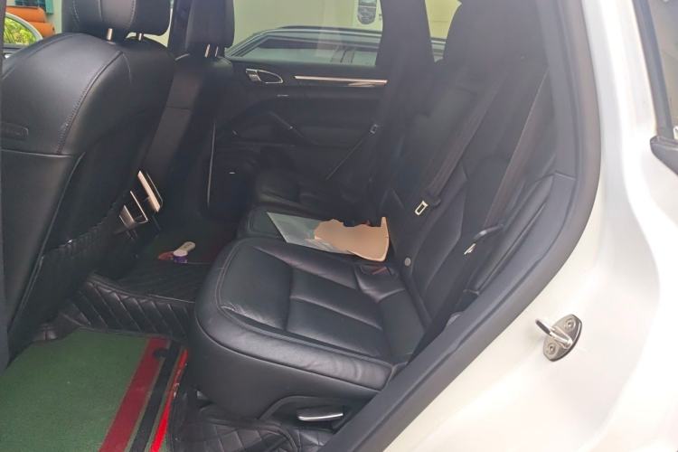 Used Porsche Cayenne E-Hybrid 2016 Cayenne S E-Hybrid 3.0T Left Rear Seat