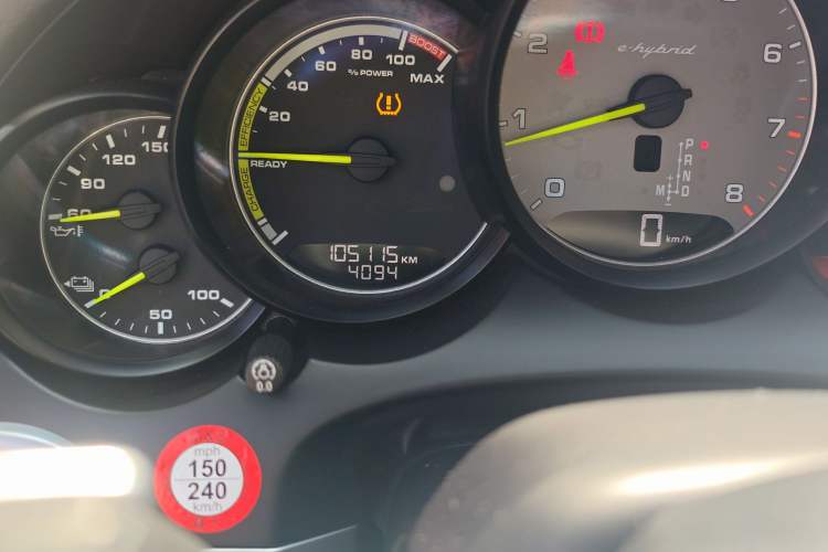 Used Porsche Cayenne E-Hybrid 2016 Cayenne S E-Hybrid 3.0T Odometer Close Up