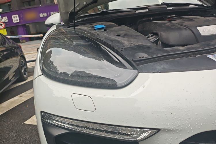 Used Porsche Cayenne E-Hybrid 2016 Cayenne S E-Hybrid 3.0T Right Front Headlight