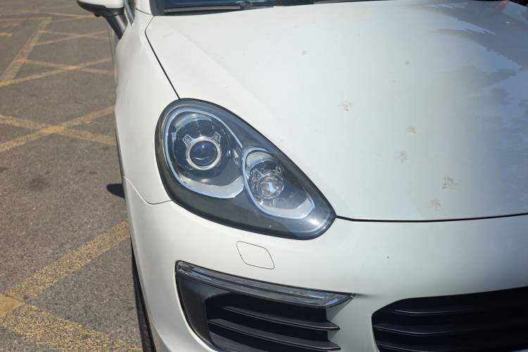 Used Porsche Cayenne E-Hybrid 2016 Cayenne S E-Hybrid 3.0T Right Front Headlight