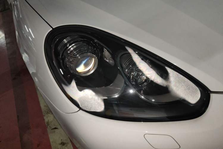 Used Porsche Cayenne E-Hybrid 2016 Cayenne S E-Hybrid 3.0T Right Front Headlight