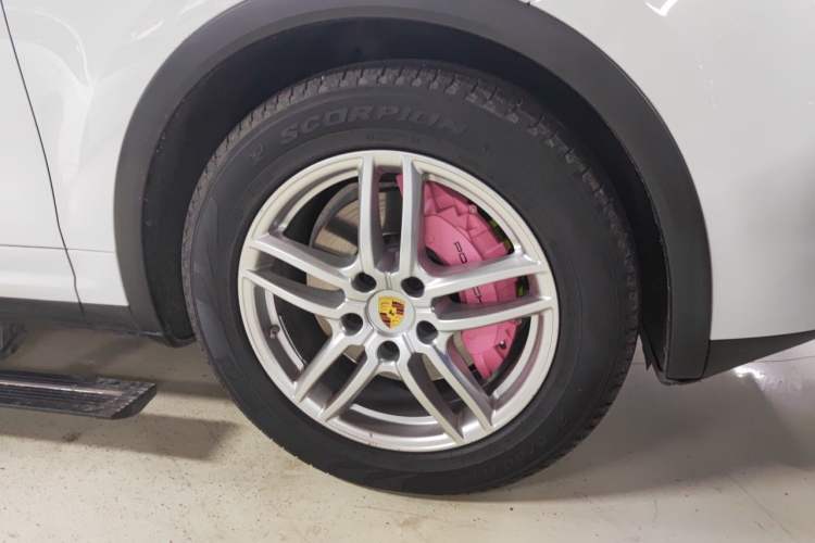 Used Porsche Cayenne E-Hybrid 2016 Cayenne S E-Hybrid 3.0T Right Front Wheel Hub