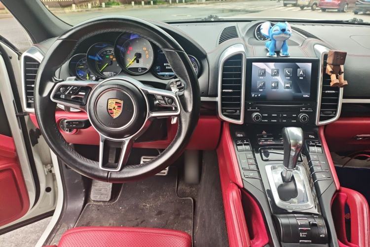 Used Porsche Cayenne E-Hybrid 2016 Cayenne S E-Hybrid 3.0T Steering Wheel