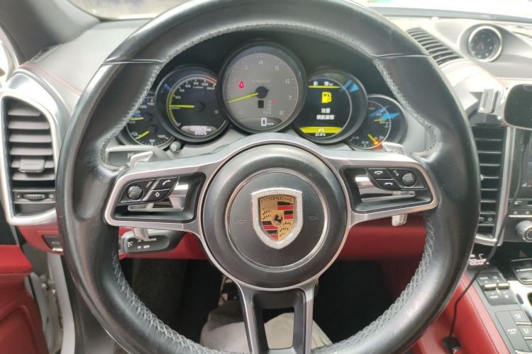 Used Porsche Cayenne E-Hybrid 2016 Cayenne S E-Hybrid 3.0T Steering Wheel