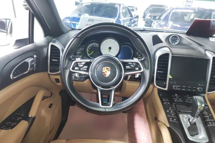 Used Porsche Cayenne E-Hybrid 2016 Cayenne S E-Hybrid 3.0T Steering Wheel