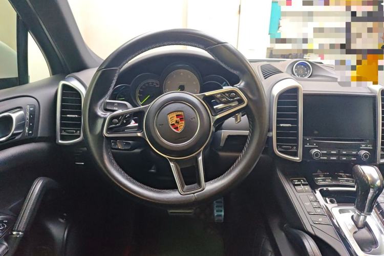 Used Porsche Cayenne E-Hybrid 2016 Cayenne S E-Hybrid 3.0T Steering Wheel