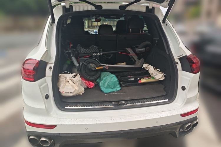 Used Porsche Cayenne E-Hybrid 2016 Cayenne S E-Hybrid 3.0T Trunk