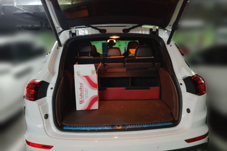 Used Porsche Cayenne E-Hybrid 2016 Cayenne S E-Hybrid 3.0T Trunk