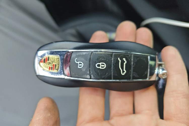 Used Porsche Cayenne E-Hybrid 2016 Cayenne S E-Hybrid 3.0T Vehicle Key
