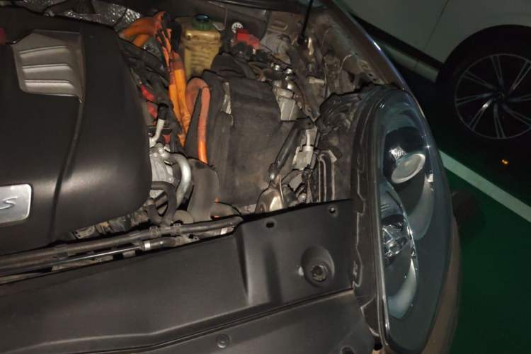 Used Porsche Cayenne E-Hybrid 2016 Cayenne S E-Hybrid 3.0T Engine Bay Left