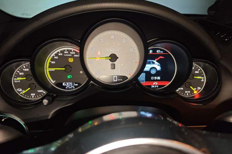 Used Porsche Cayenne E-Hybrid 2016 Cayenne S E-Hybrid 3.0T Instrument Cluster