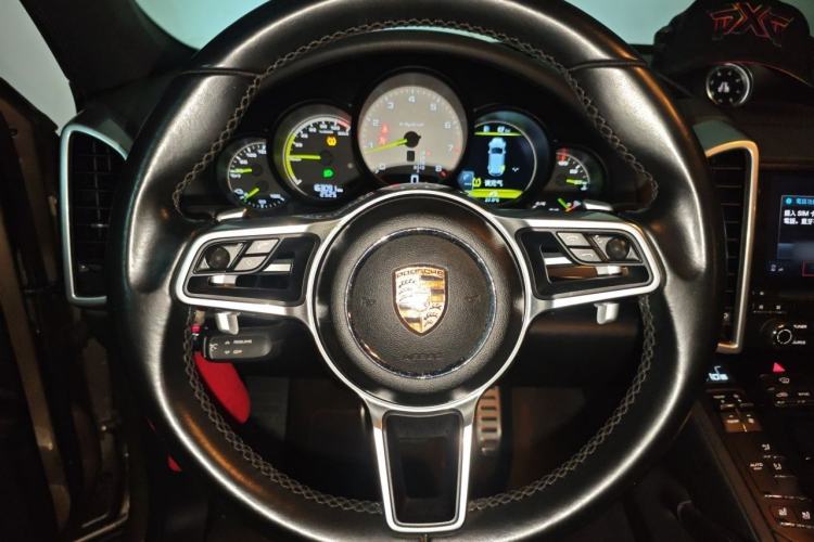 Used Porsche Cayenne E-Hybrid 2016 Cayenne S E-Hybrid 3.0T Steering Wheel