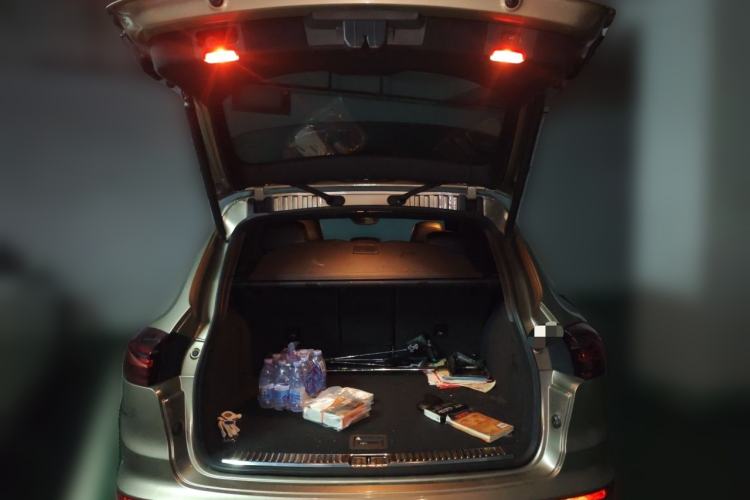 Used Porsche Cayenne E-Hybrid 2016 Cayenne S E-Hybrid 3.0T Trunk